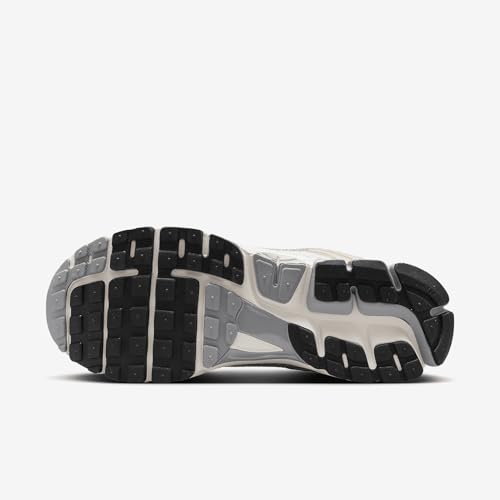 Nike Zoom Vomero 5 Shoes (HJ7247-099, Platinum Tint/Metallic Pewter/Metallic Gold/White) Size 9