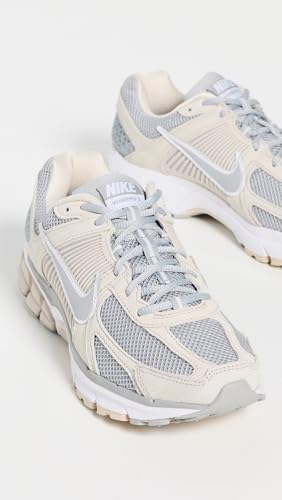 Nike Men's Zoom Vomero 5 Sneakers, Light Brown/Light Smoke Grey/White, 10 Medium US