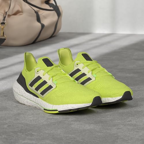 Adidas Men's Ultraboost 22, Solar Yellow/Black/Cloud White, 10