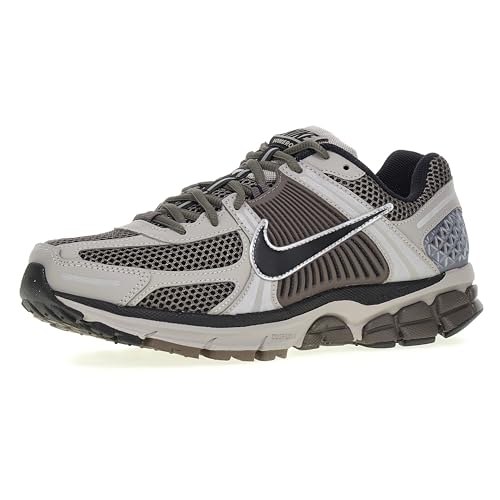 NIKE ZOOM VOMERO 5 "COLLEGE GREY/BLACK-CAVE STONE"