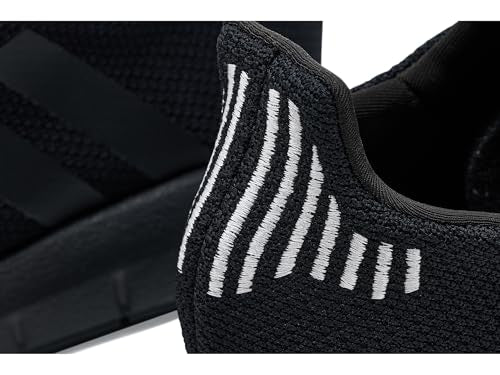 adidas Womens Swift Run Core Black/Core Black/Wonder Quartz 6.5